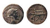 Denier en argent de la République romaine, frappé en 45 avant J.-C. en Afrique du Nord.