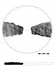 Au Néolithique moyen, les vases étaient peu décorés, mais les ustensiles, oui ! Ce fragment de "plat-à-pain" porte des empreintes de doigts, dont les creux favorisent aussi la cuisson des galettes.